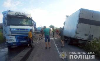 Поліція Полтавщини встановлює обставини та причини ДТП, в якій загинув водій вантажівки