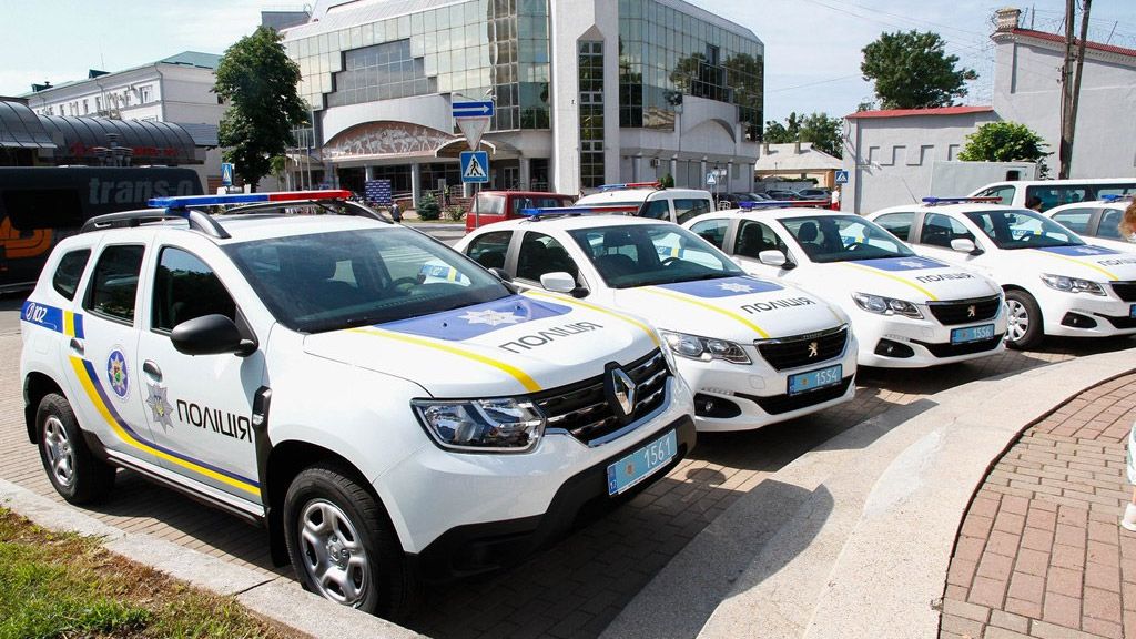 Поліція Полтавщини отримала 10 службових автомобілів