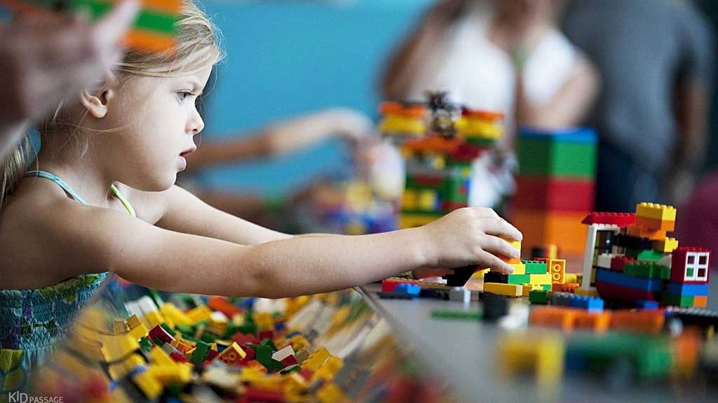 Гра з Lego приносить користь і задоволення