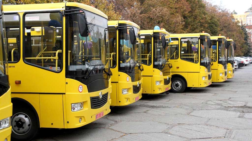 Полтавська ОДА передала громадам області 23 шкільні автобуси