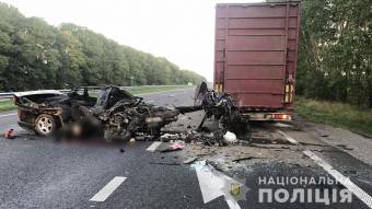 На Лубенщині легковик врізався у вантажівку – 19-річний посажир загинув