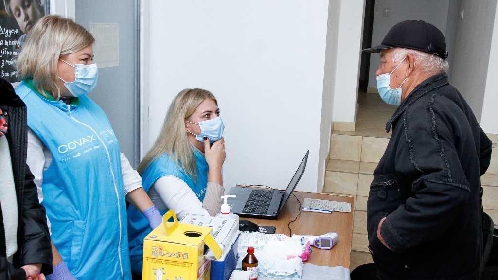 У відділеннях «Укрпошти» на Полтавщині почали вакцинувати пенсіонерів