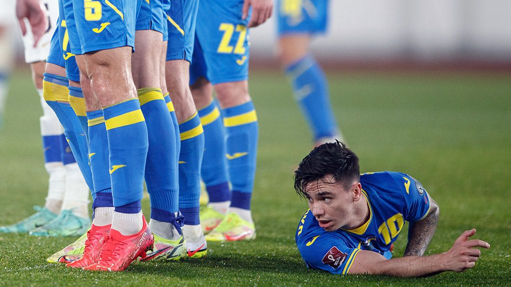С небес на землю. Сборная Украины по футболу установила антирекорд после успеха на ЧЕ-2020