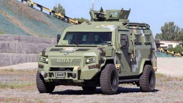 КрАЗ випустив для української армії бронеавтомобілі «Кугуар»