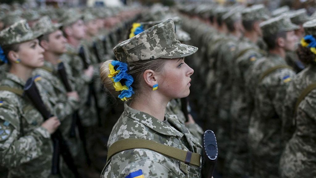 Обов’язковий військовий облік жінок: скоротять перелік професій