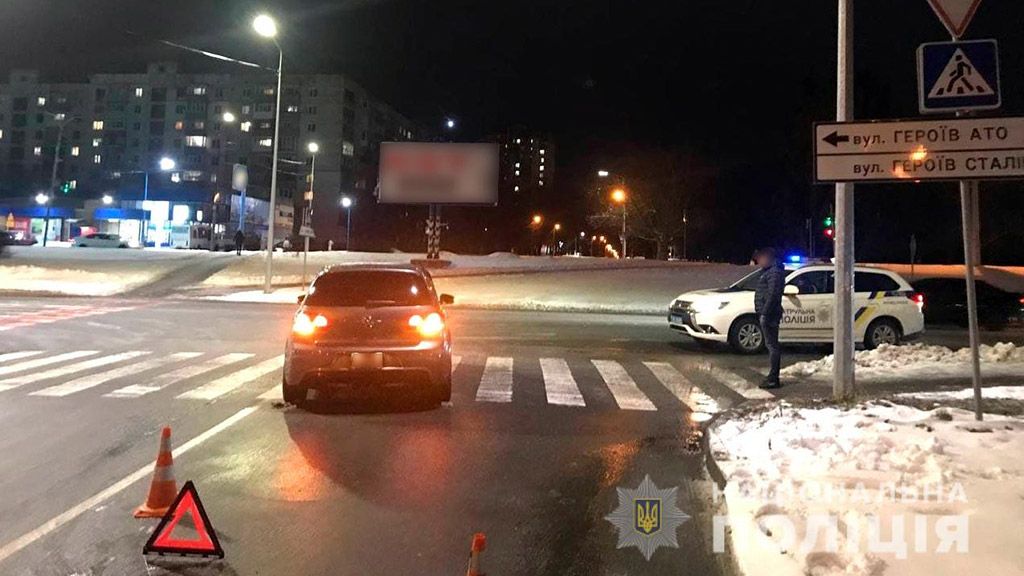 У Полтаві малолітня дівчинка потрапила під колеса автомобіля