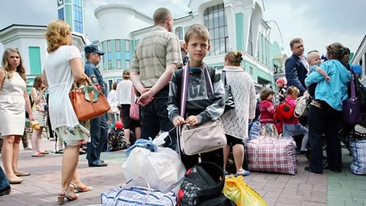 Вимушені переселенці в Україні щомісячно отримуватимуть по 2 тисячі гривень - Шмигаль