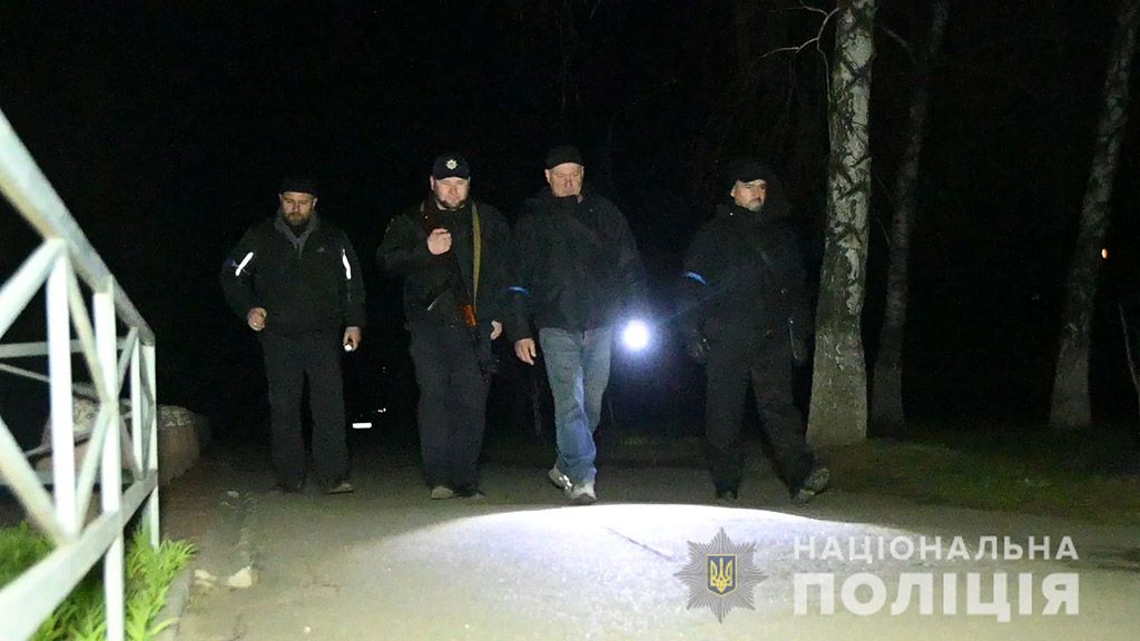 Минулої доби на Полтавщині правоохоронці перевірили понад 1 400 транспортних засобів та більше ніж 2 400 підозрілих осіб