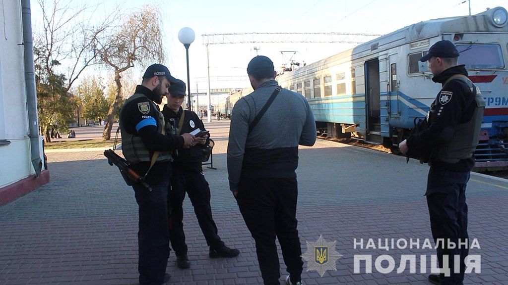 Минулої доби на Полтавщині правоохоронці перевірили понад 1100 транспортних засобів