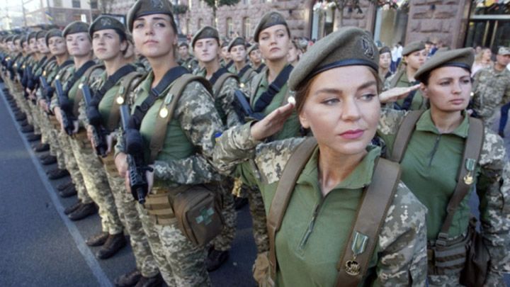Скільки жінок служать у Збройних Силах
