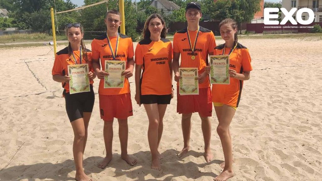 Новосанжарські волейболісти «взяли» два призові місця