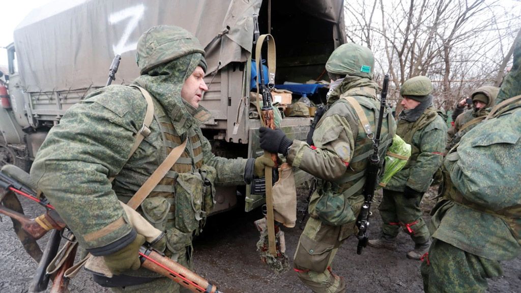 Росіяни примусово «мобілізовують» мешканців Луганщини