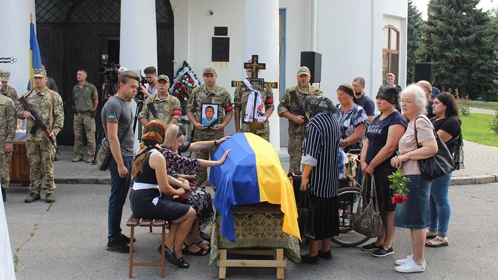 У Полтаві попрощалися з трьома захисниками України