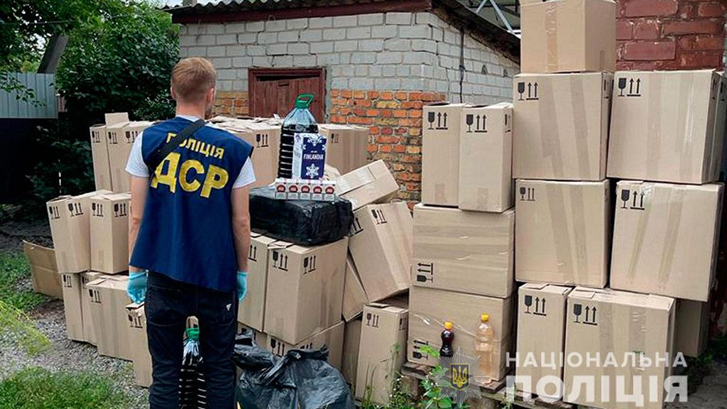 На Полтавщині поліція викрила підпільний алкогольний завод