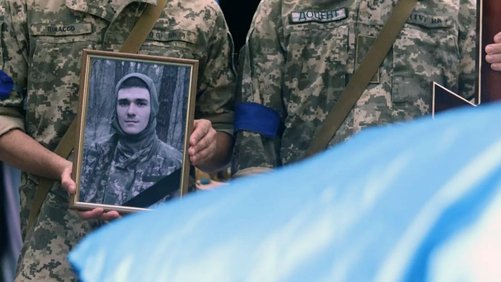 У Полтаві попрощалися з 18-річним воїном Максимом Краснокутським, який загинув на Донеччині