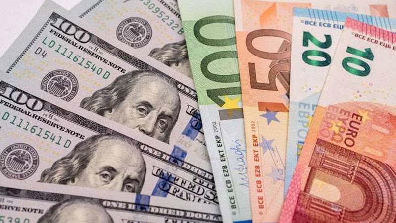 Курс валют: скільки 17 серпня коштують долар та євро