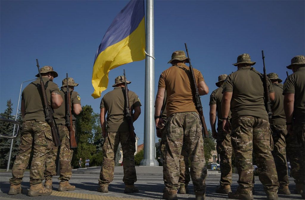 У Полтаві підняли найбільший прапор області