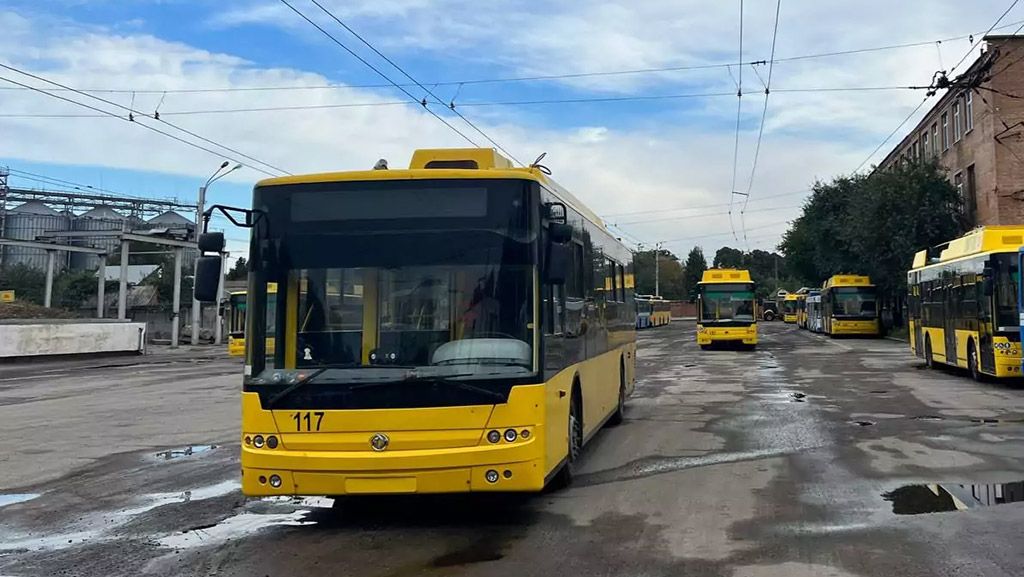 Після скачка напруги у Полтаві загорілися 2 тролейбуси. Один уже відремонтовано