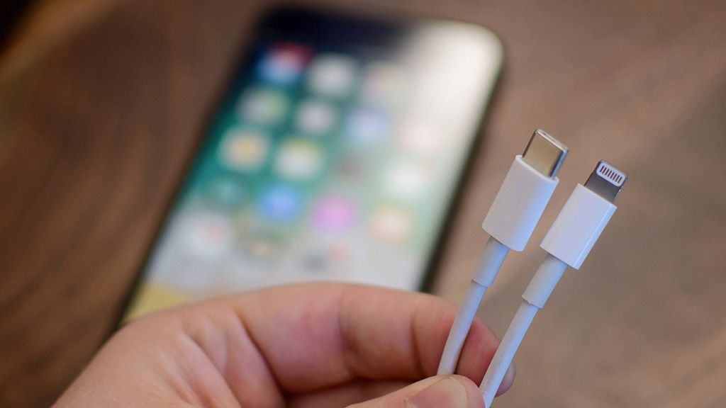 Apple замінить зарядний пристрій в iPhone на USB-C