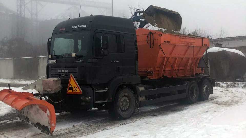 На Полтавщині дорожники за добу розчистили 765 кілометрів доріг