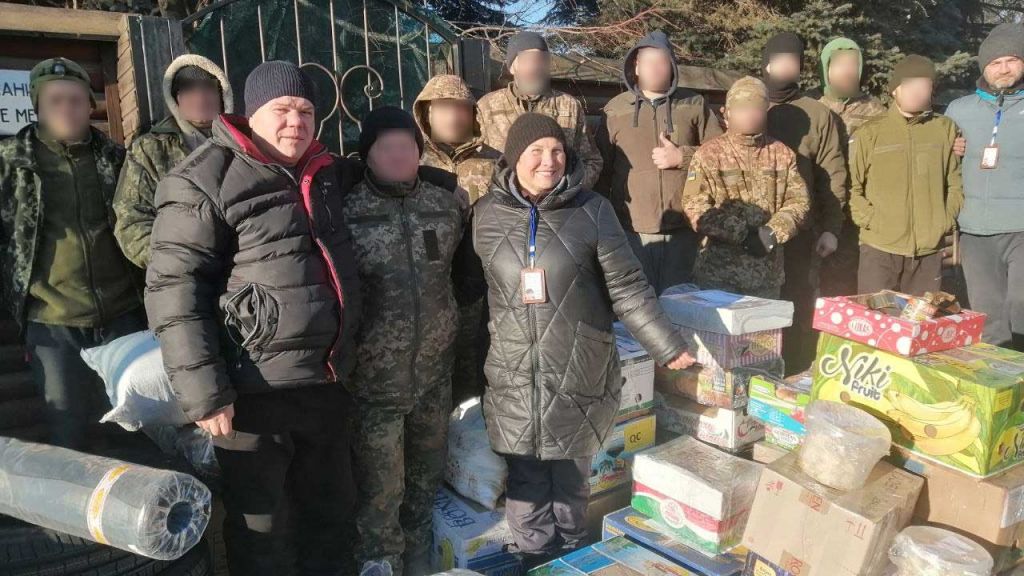Кобеляцькі волонтери передали допомогу нашим військовим