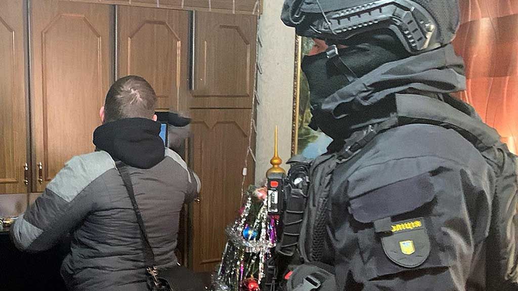 Поліція затримала жителя Горішніх Плавнів, який ошукував людей під виглядом продажу обігрівачів