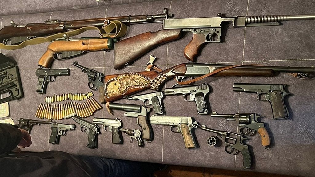 Львів’янина судитимуть за продаж зброї полтавцю