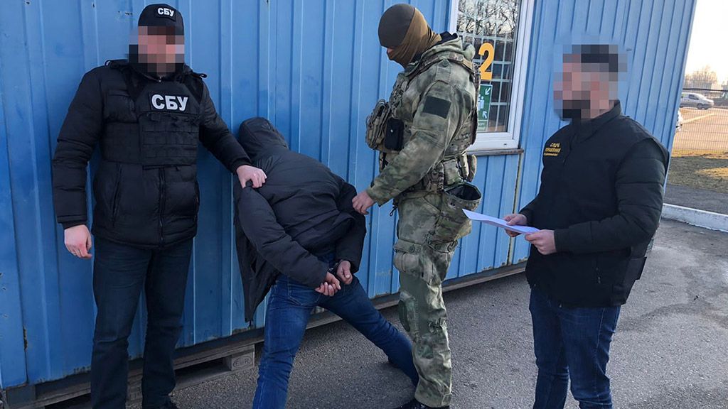 СБУ знешкодила злочинне угруповання, яке тероризувало мешканців Дніпра