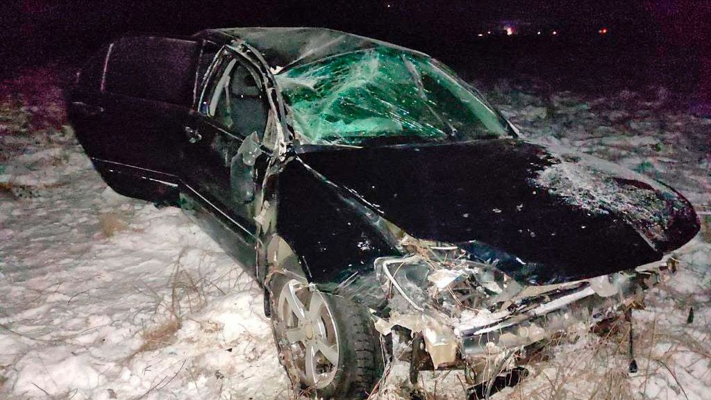 У Миргороді Mitsubishi злетів з дороги та перекинувся: постраждала жінка