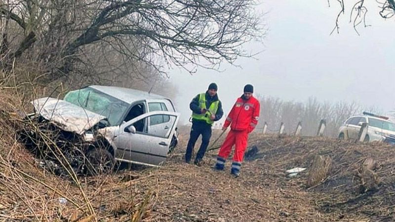 У Полтавському районі Volkswagen злетів з дороги: загинула дівчина