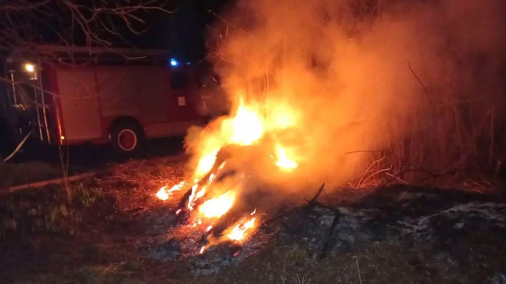 За минулу добу полтавські рятувальники загасили дві пожежі на відкритій території