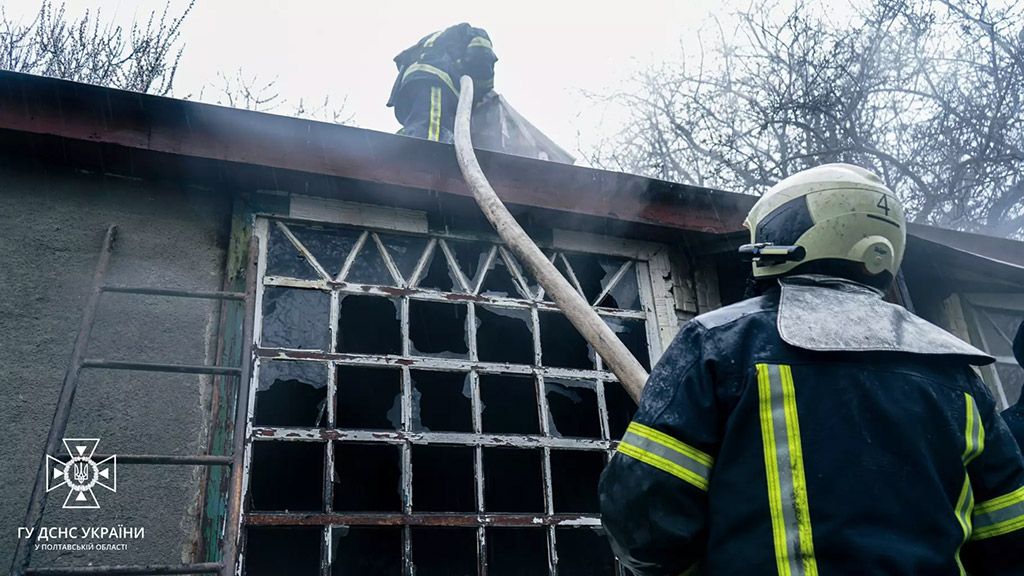 У Полтаві в палаючому будинку виявили тіло жінки