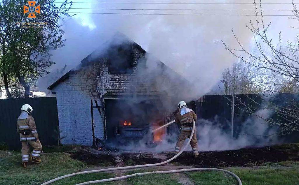 У Полтавському районі згорів гараж