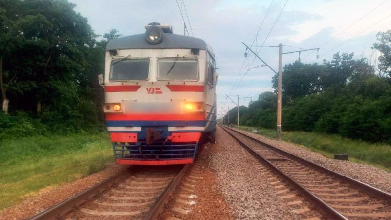 У Миргородському районі чоловік потрапив під потяг
