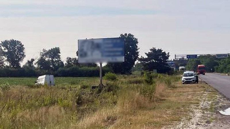У Кременчуцькому районі мікроавтобус злетів з дороги в поле