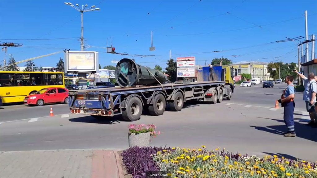 У Полтаві демонтували пам’ятник Зигіну