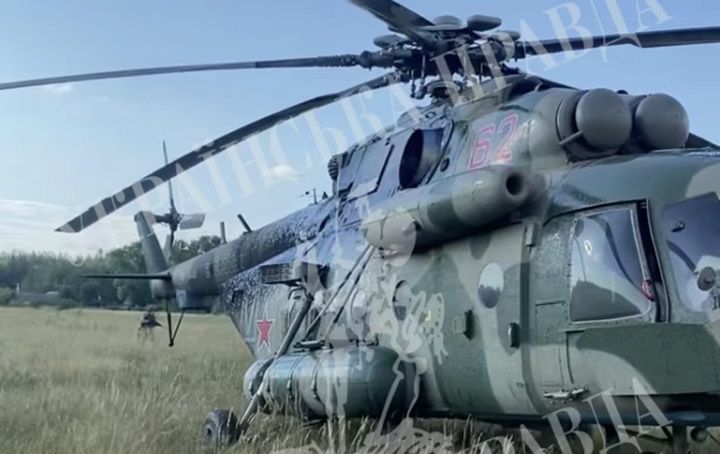 російський гелікоптер Мі-8 був переманений розвідкою України і приземлився поблизу Полтави