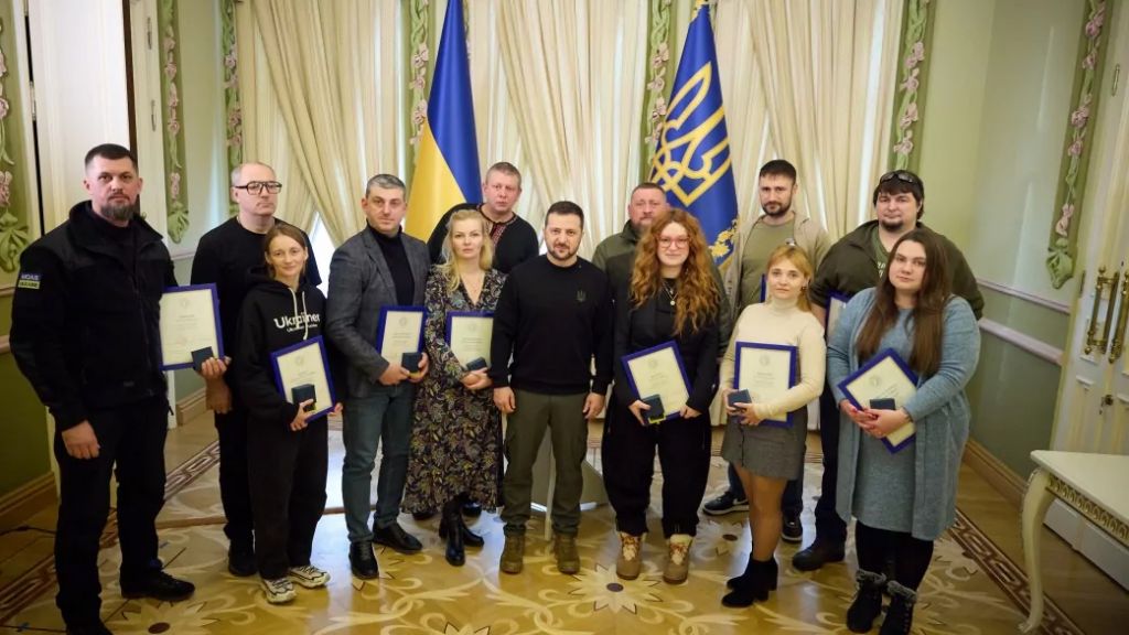 Президент України відзначив полтавських волонтерів