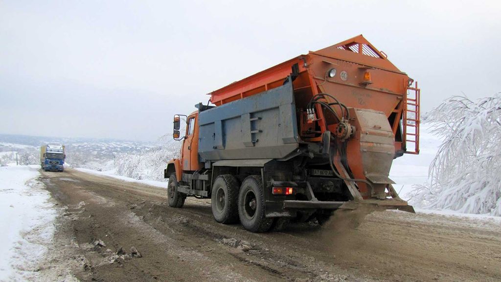 На автошляхах Полтавщини працює 80 одиниць техніки