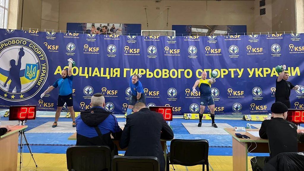 Полтавські гирьовики зайняли перше місце на Всеукраїнських змаганнях