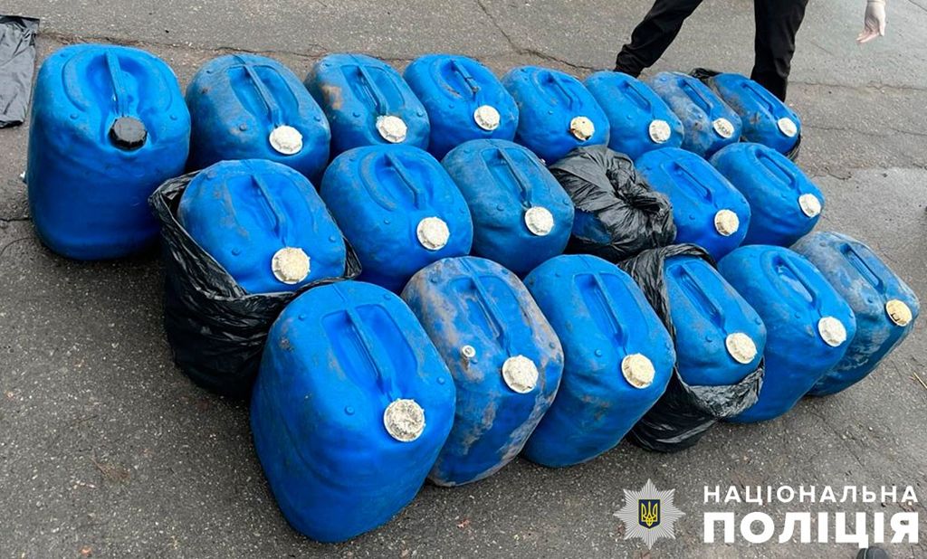 Поліція розкрила злочинну групу, яка займалася викраданям пального з теплотягів на Полтавщині
