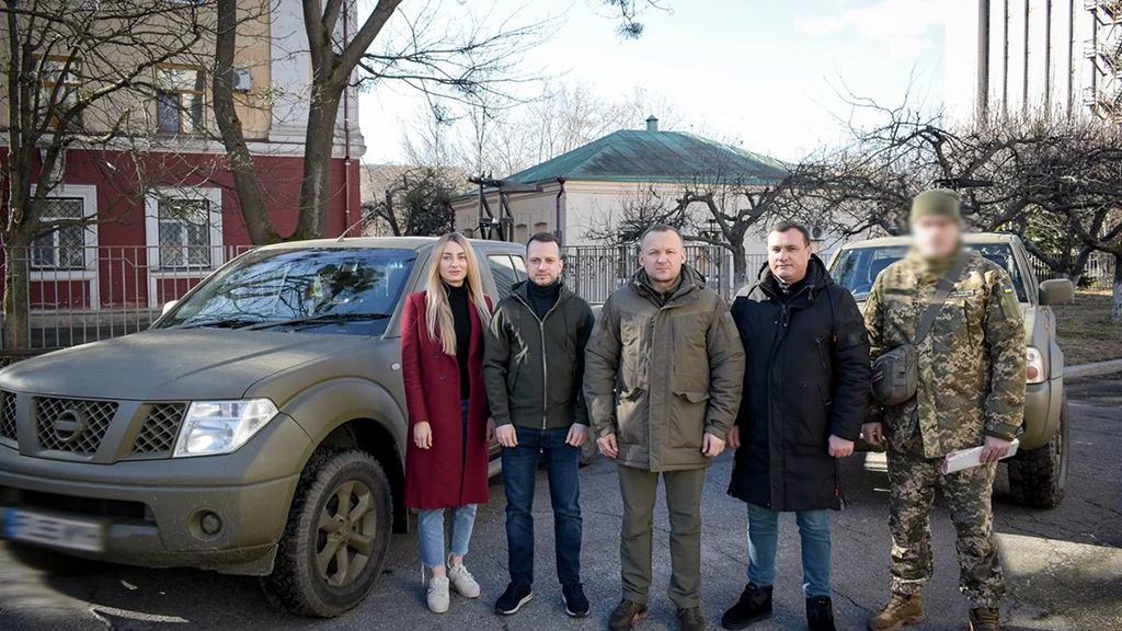 Полтавщина передала повітряній обороні два автомобілі