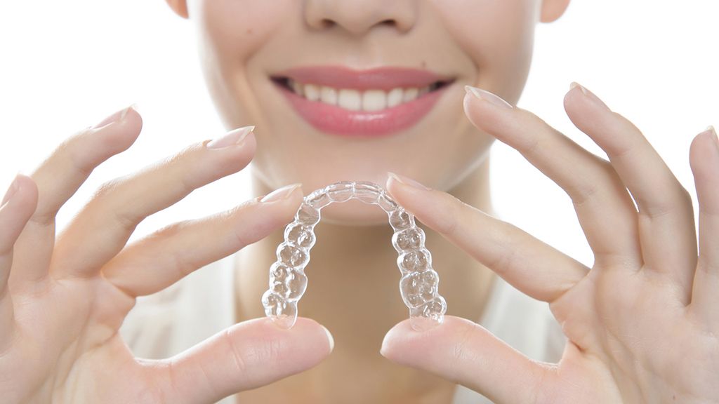 Ортодонтичне лікування елайнерами Invisaling: правильний шлях до красивої та здорової посмішки