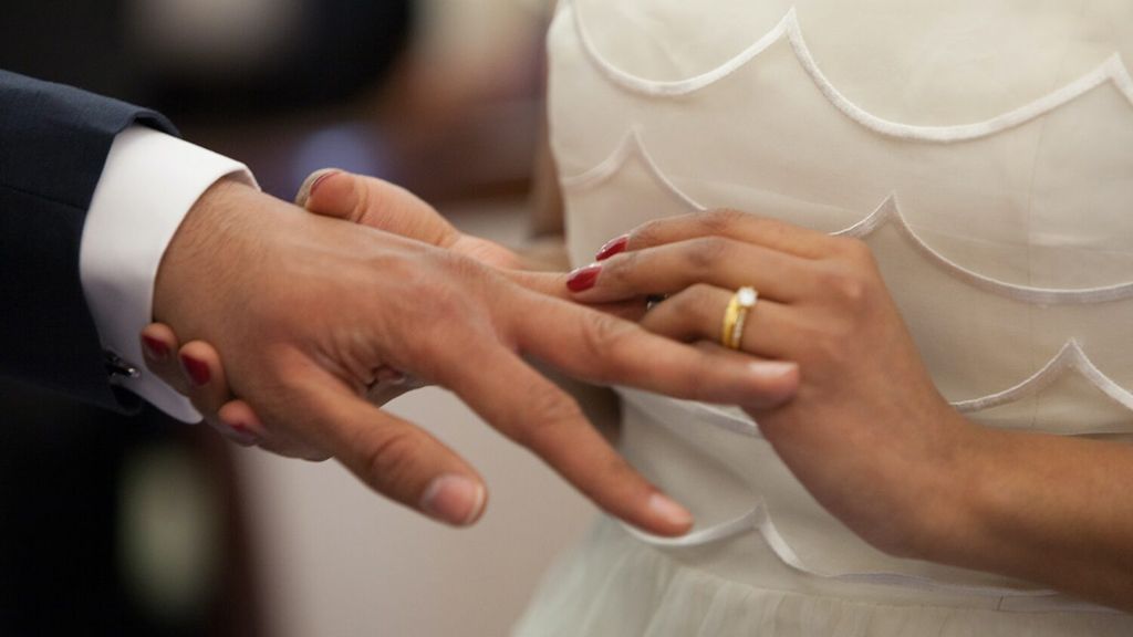 Уряд дозволив одружуватись у «Дії»