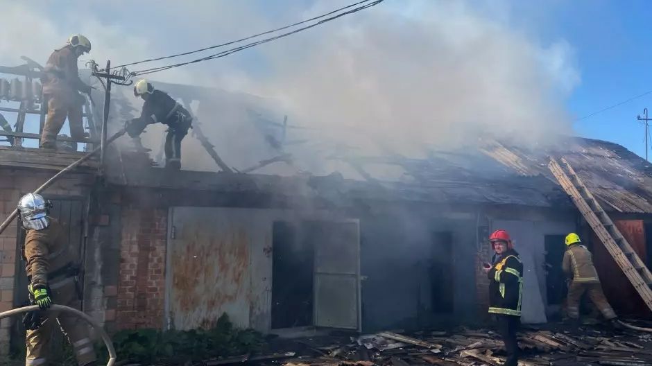 На вихідних у Розсошенцях горіли гаражі