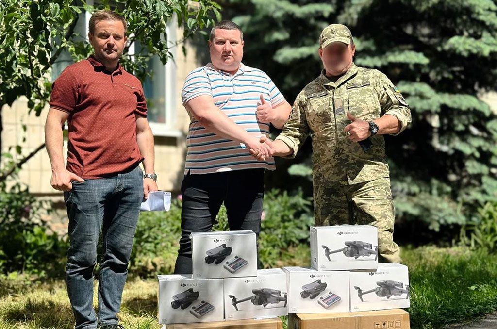 Полтава передала військовим шість квадрокоптерів