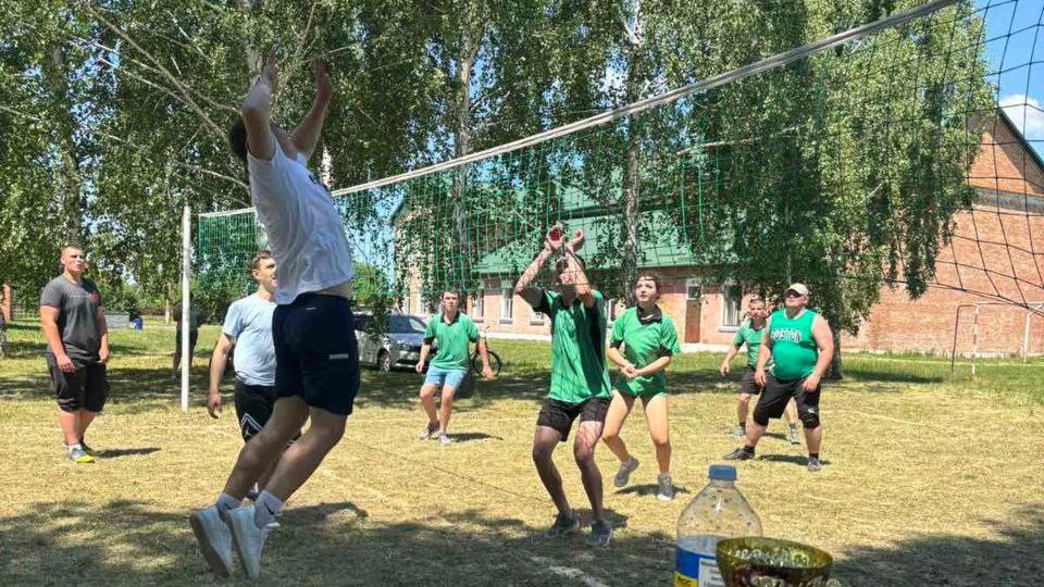 У Сухій Маячці відбувся відкритий турнір з волейболу