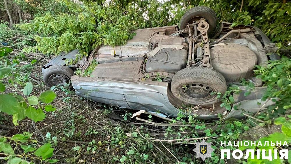 У Полтавському районі автомобіль злетів у кювет – водія травмовано