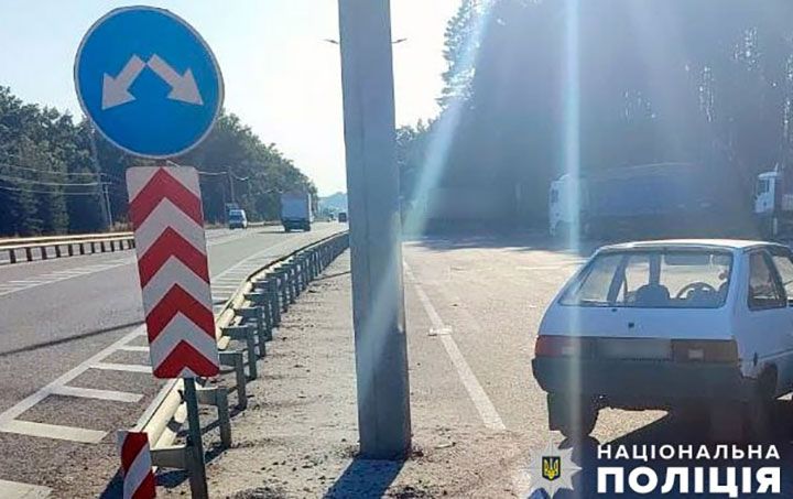 У Полтавському районі автомобілем збили поліцейського