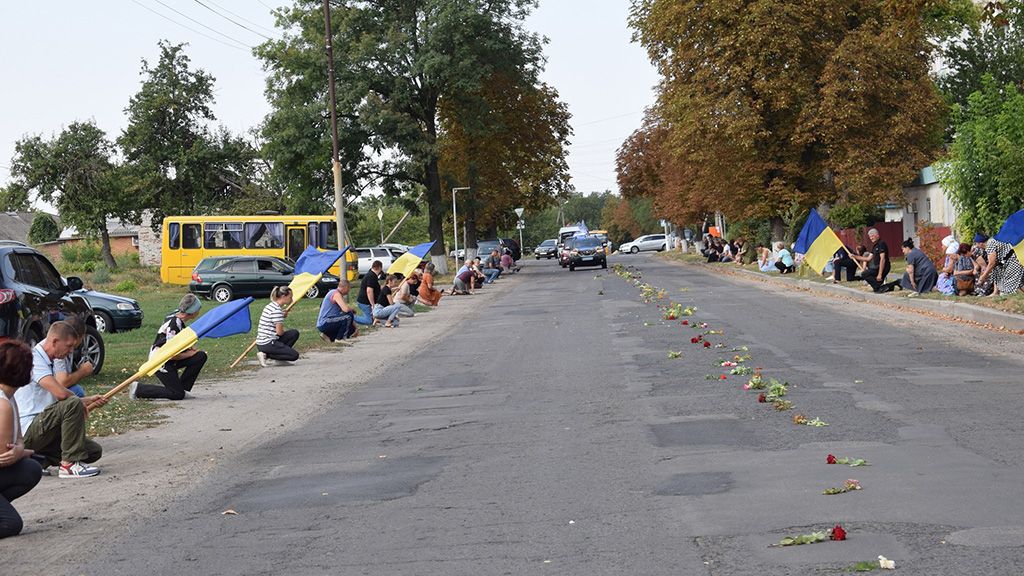 У Великобагачанській громаді провели у останню путь молодого воїна, який загинув за Україну